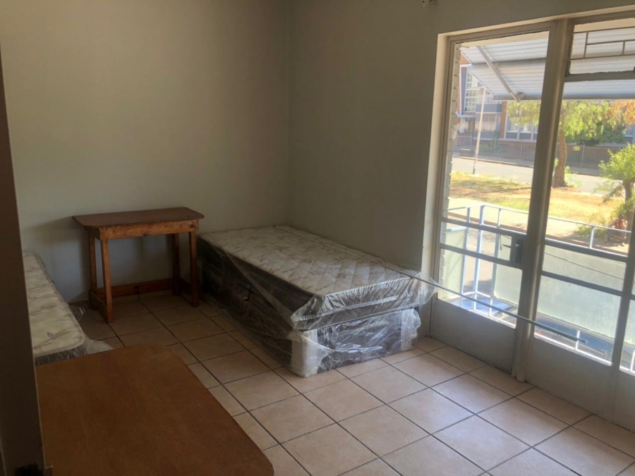 To Let 1 Bedroom Property for Rent in Bloemfontein Free State